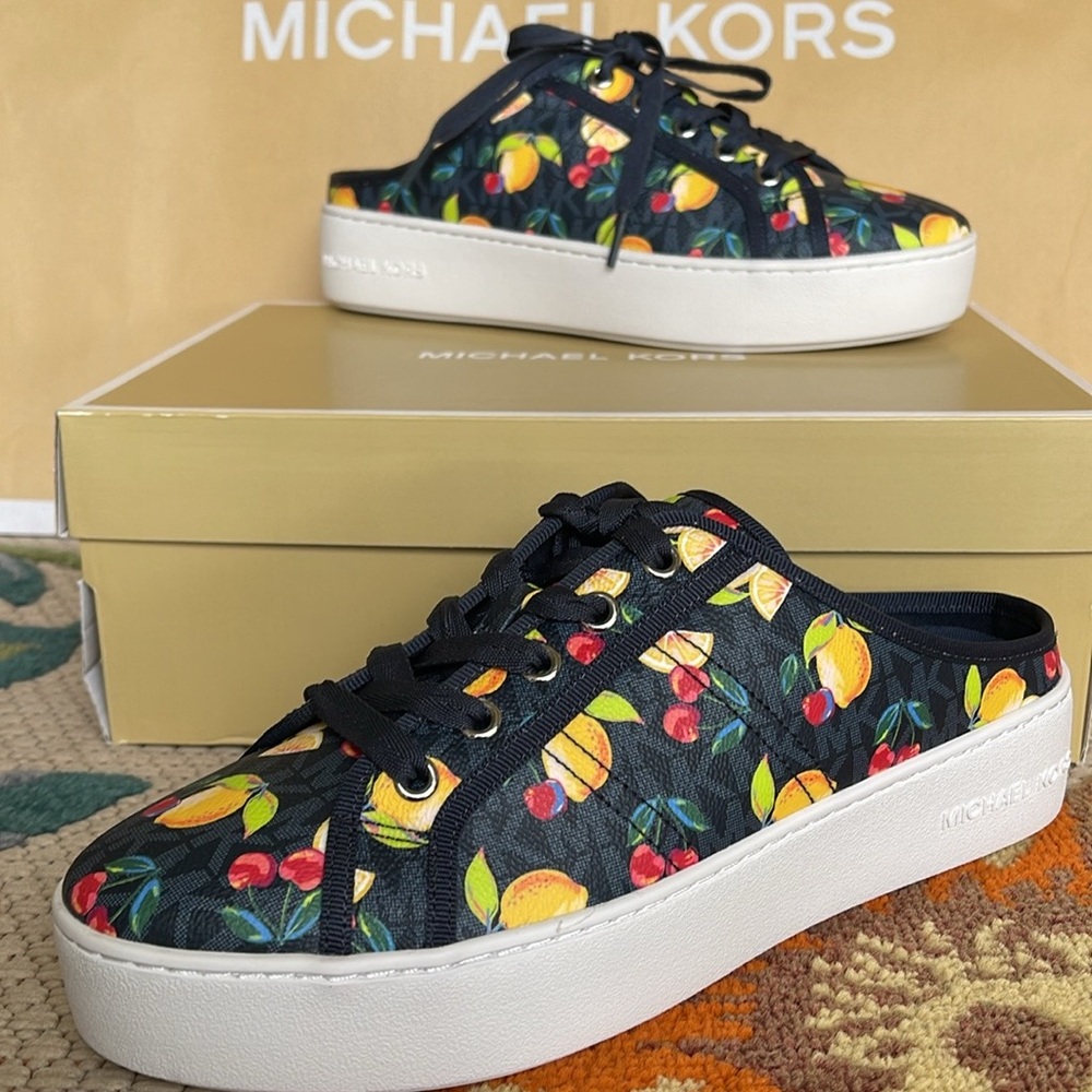 Michael Kors POPPY SLIDE SNEAKERS
FRUIT PAINT MK SIG SM
49T4POFP1Q Platforms - Picture 15 of 16
